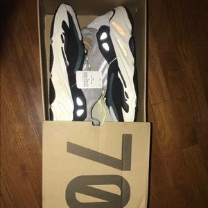 Yeezy 700 ‘Wave Runner’ Size 11